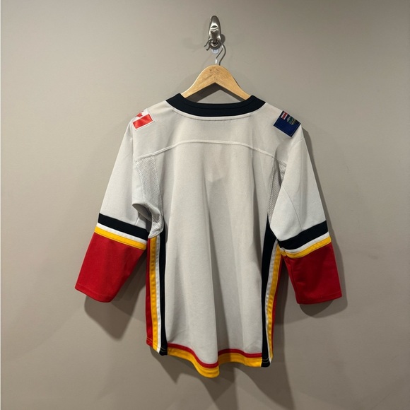 Calgary Flames NHL Hockey Jersey - Picture 2 of 10